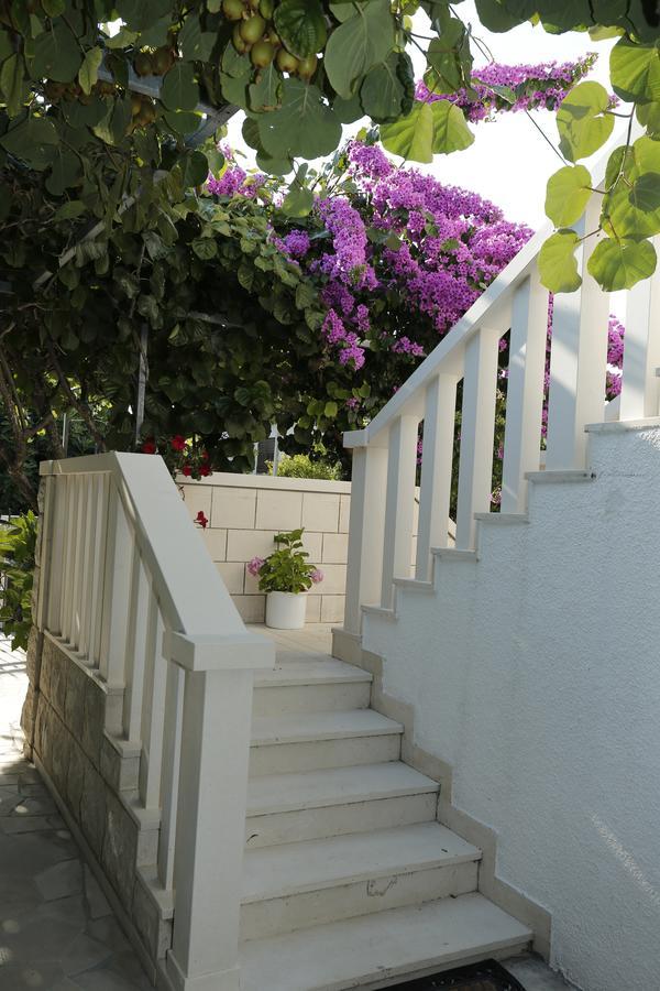Apartments Marino Supetar Exterior foto