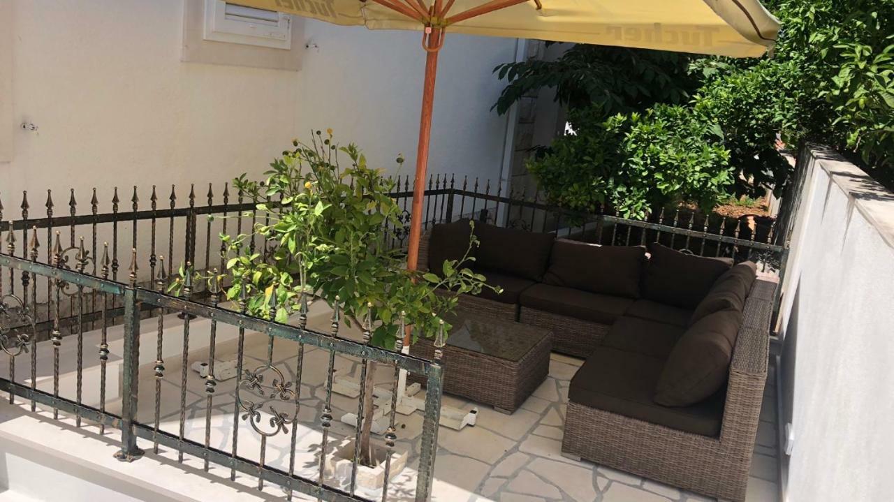 Apartments Marino Supetar Exterior foto